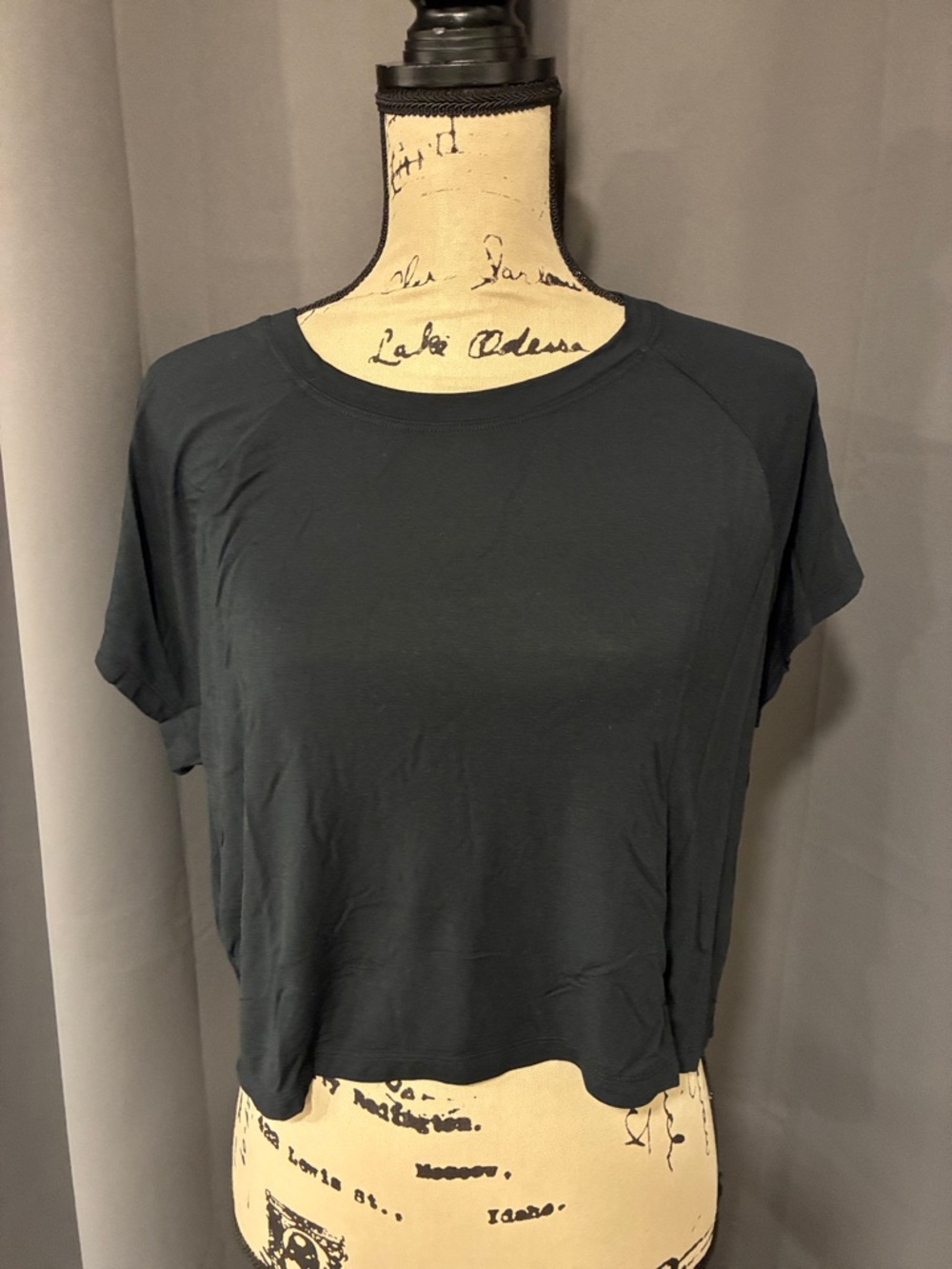 aerie Short Sleeve Crewneck Tee in Black